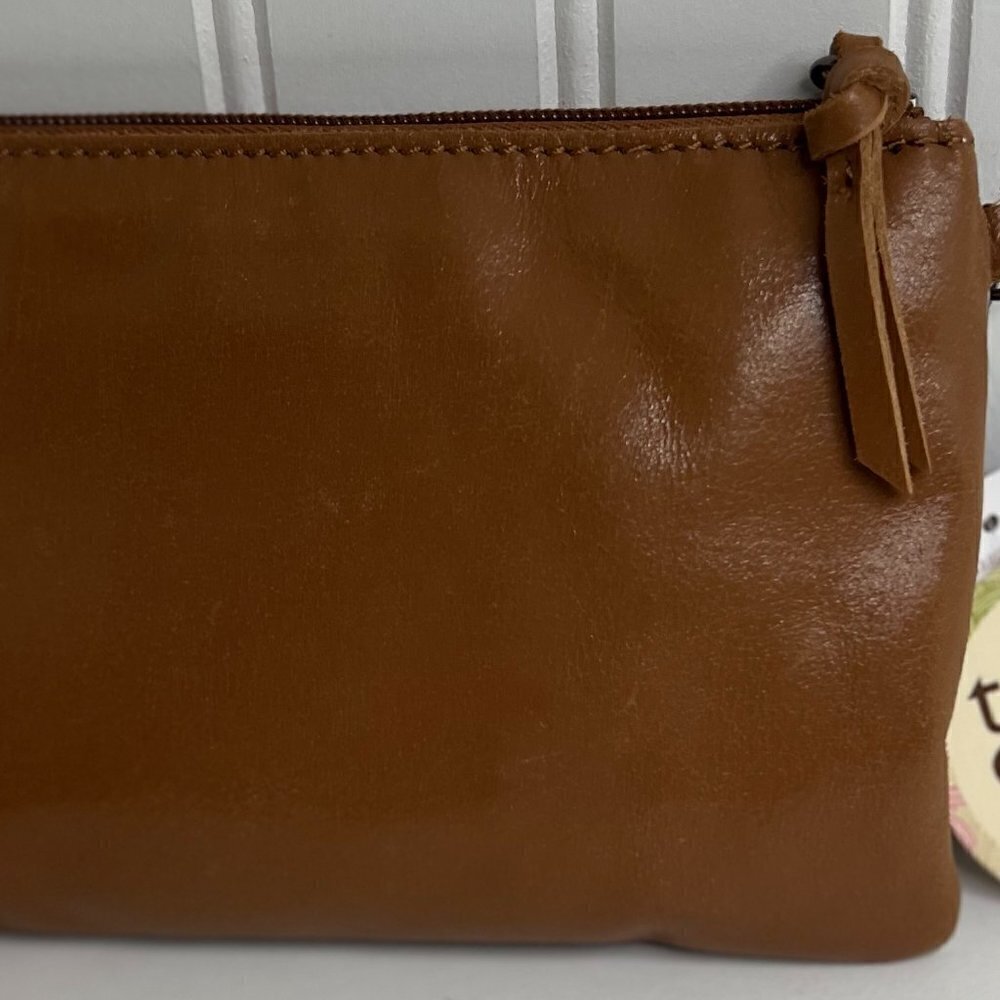 The SAK charging wristlet Sanibel NWT - Picture 3 of 15